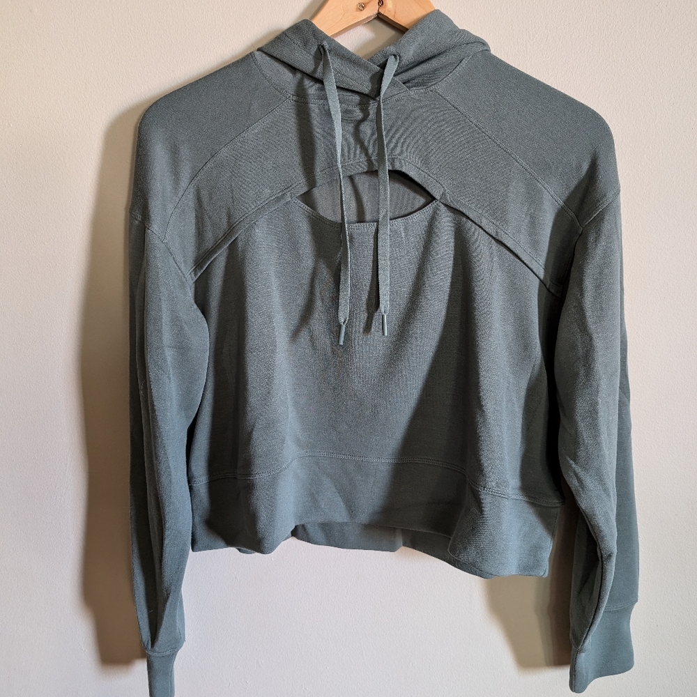 90 Degree sage green cropped sweatshirt (S)